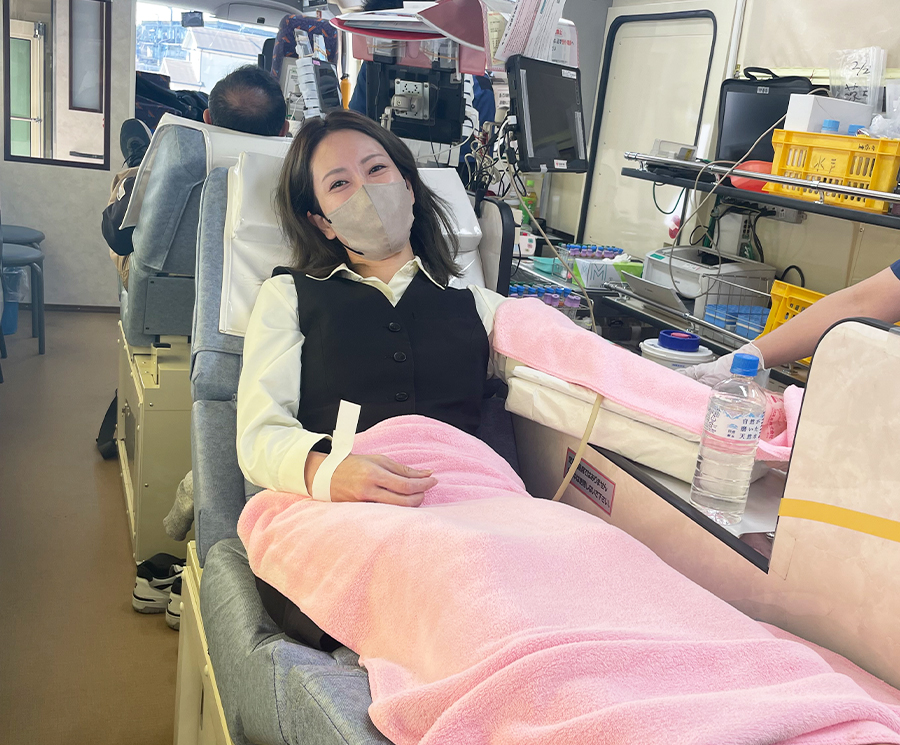 日本赤十字社の献血に協力